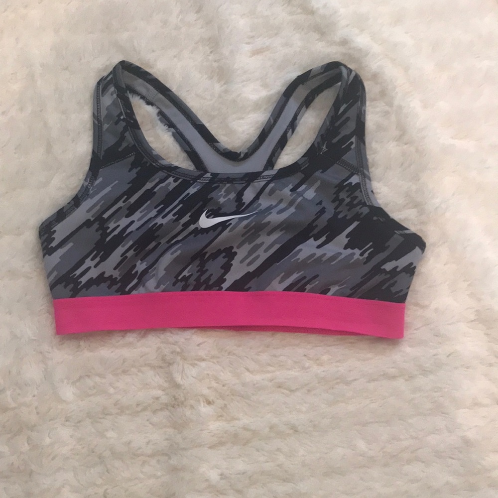 Nike. sport bra.